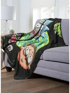 Bedroom Rick And Morty Pixelverse Throw Blanket -Boxlunch Shop 19293494 av2