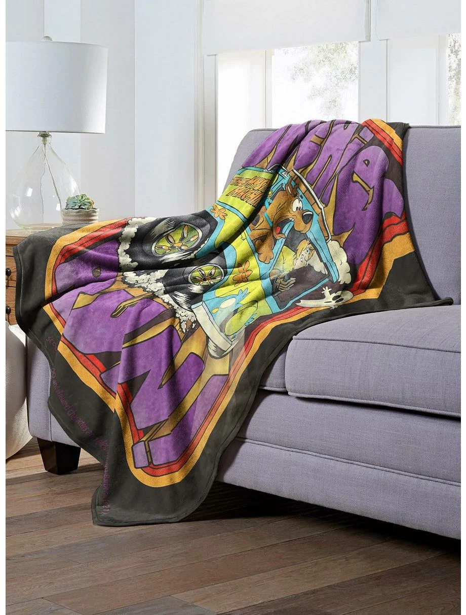 Bedroom Scooby-Doo Munchies Run Throw Blanket 3 Bedroom Scooby-Doo Munchies Run Throw Blanket - Image 3